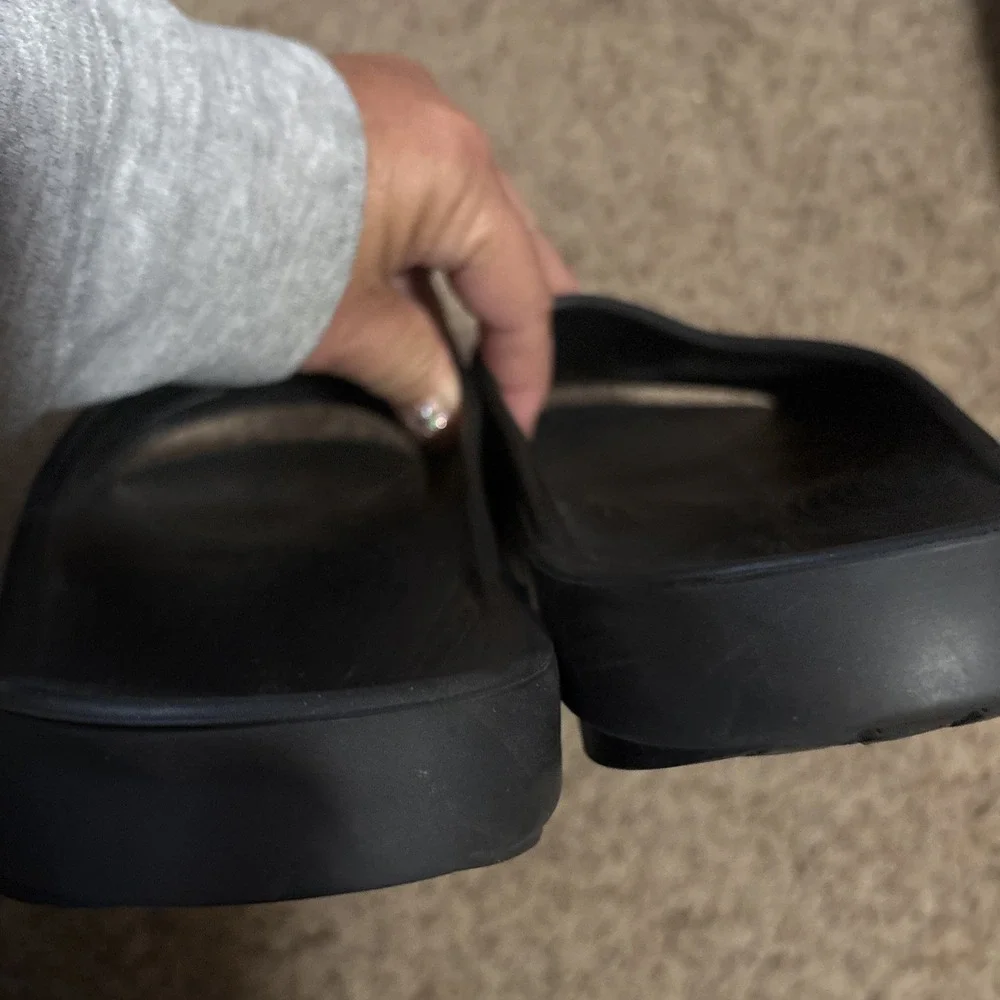 OOFOS OOahh Mens 12 Black US Recovery Lightweight Sport Slides Sandals Women 14